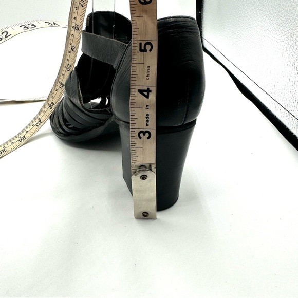 VINTAGE THE WORK COLLECTION HEELS BLACK STRAPPY SANDALS FISHERMAN HEELED SANDALS - Picture 10 of 13
